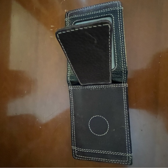 Men’s brown leatherCarhartt wallet - Picture 4 of 5